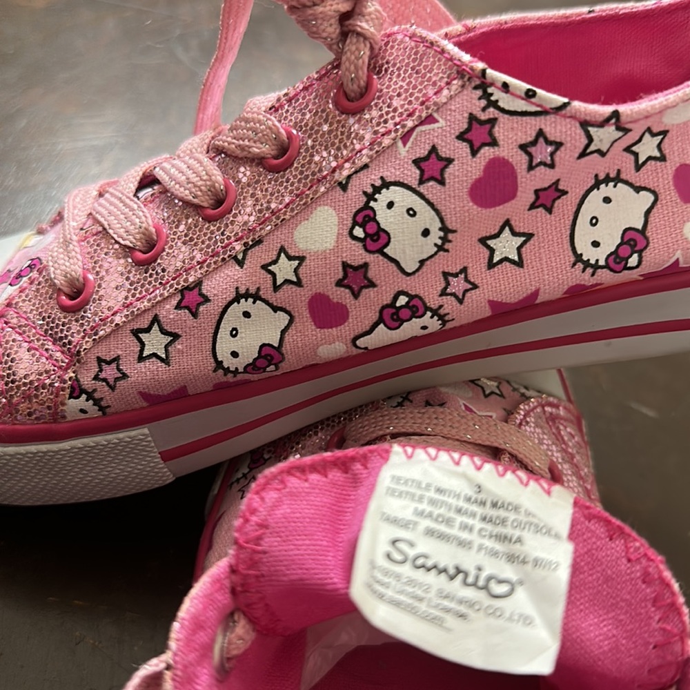 Hello Kitty Glitter Sneakers  Size 3 Youth Girls - Picture 9 of 11